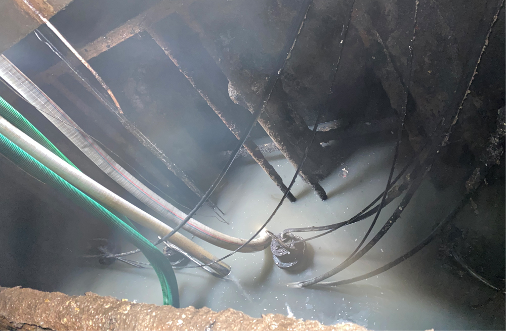 272龙潭商城污水池清运