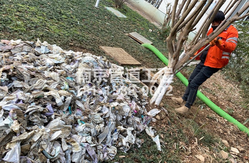 315龙潭化粪池垃圾清理